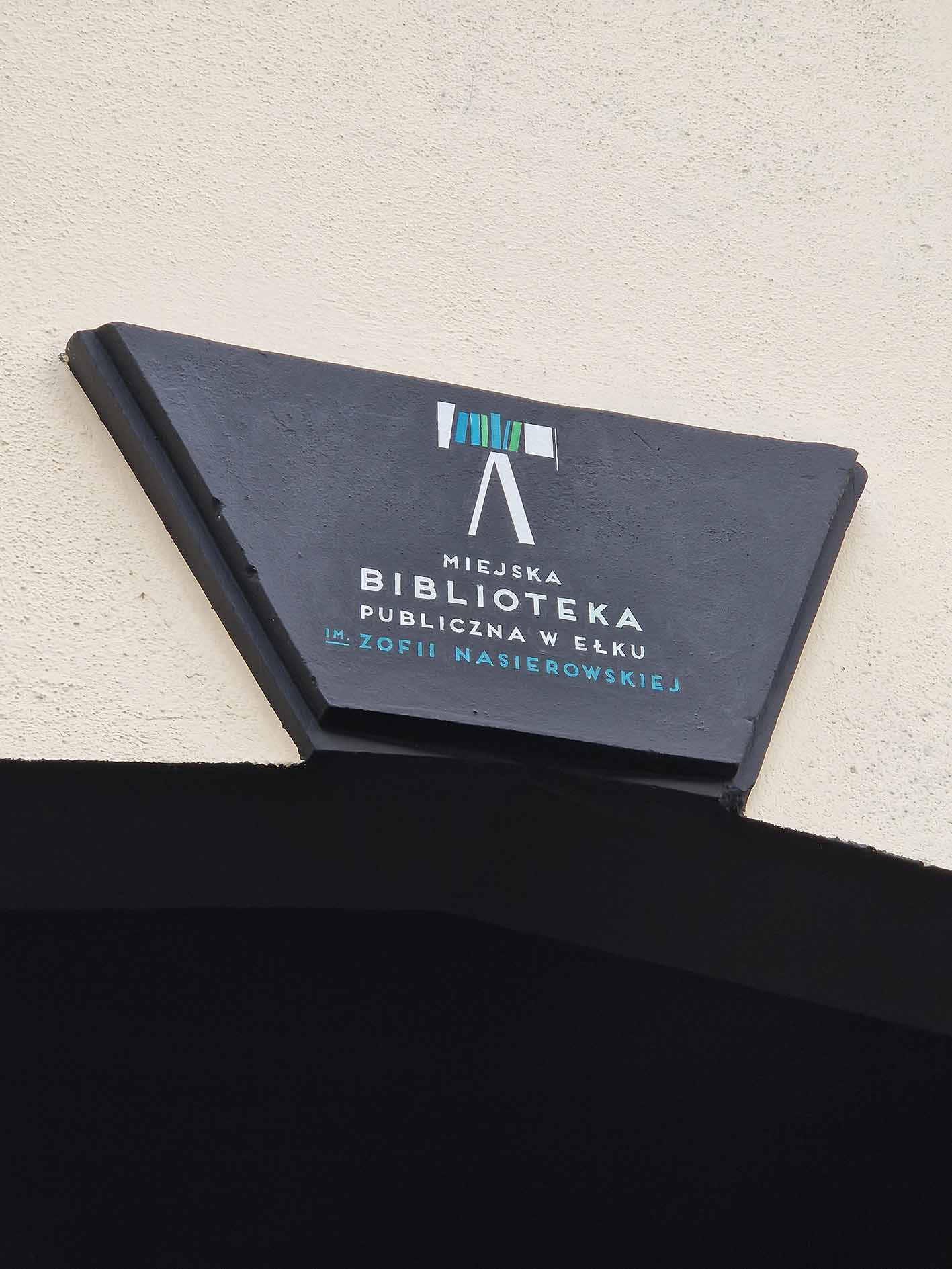 mural, czadowa brama, klimatowa brama, ciekawy, mural, oryginalny mural,