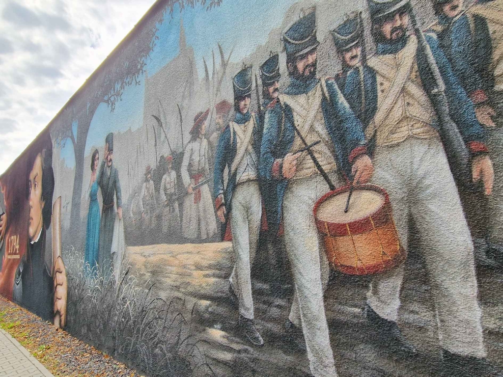 oddzialy-maszeruja-napoleon-dabrowski-mural