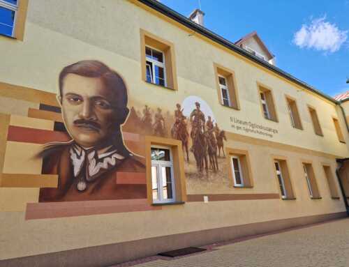 Mural historyczny na budynku II LO w Suwałkach